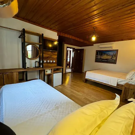 Casa Franco Old Town Hotel