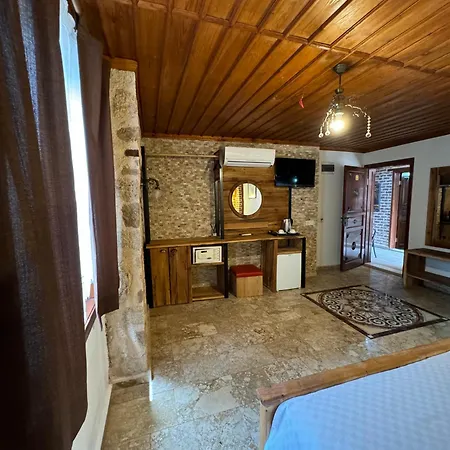 Casa Franco Old Town Hotel 2*