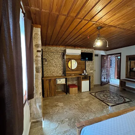 Casa Franco Old Town Hotel 2*