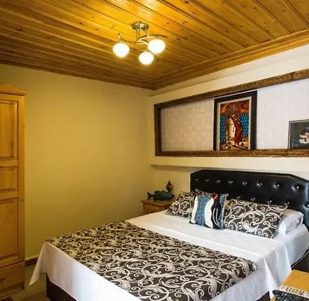 מלון Casa Franco Old Town 2*
